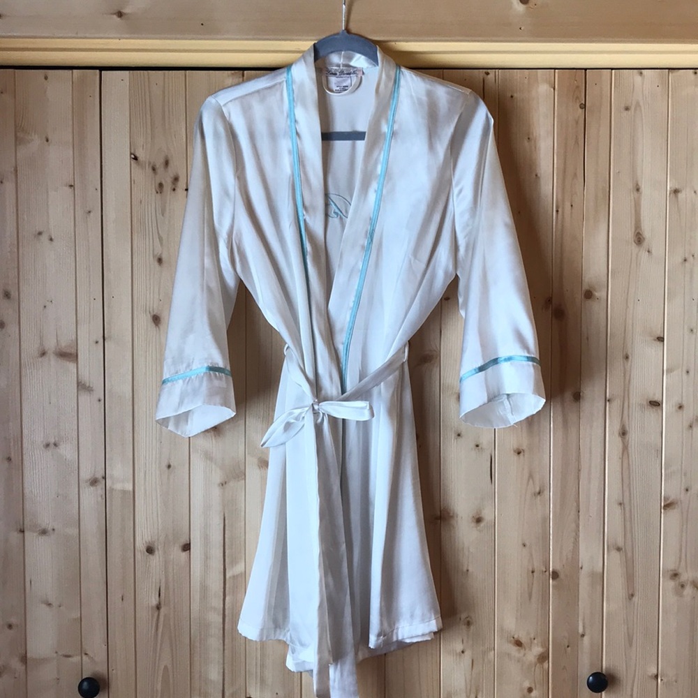 Bridal Robe - Picture 2 of 3